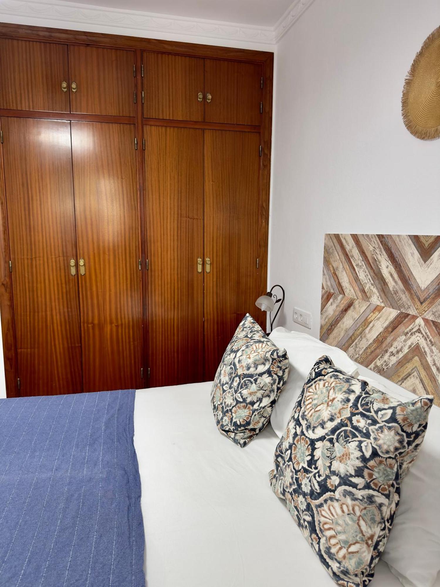 Alojamientos Turisticos Carmencita 博罗尼亚 外观 照片